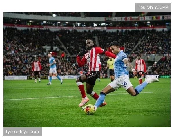 桑德兰防守反击战术持续升级，致胜关键策略引发广泛关注