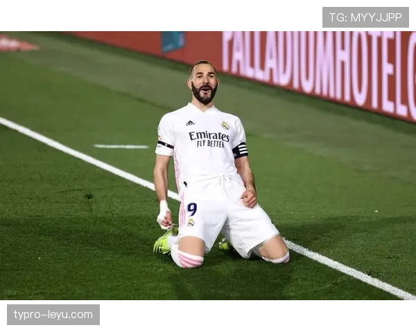 本泽马 vs 大罗:两人巅峰期“核心中锋”角色与统治力差异何在 本泽马 vs 大罗:两人巅峰期“核心中锋”角色与统治力差异何在