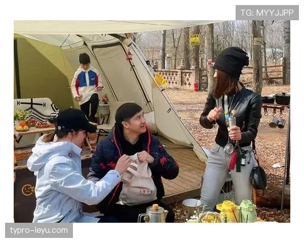 田亮带娃逛超市，奥运冠军的购物车里居然全是泡面？