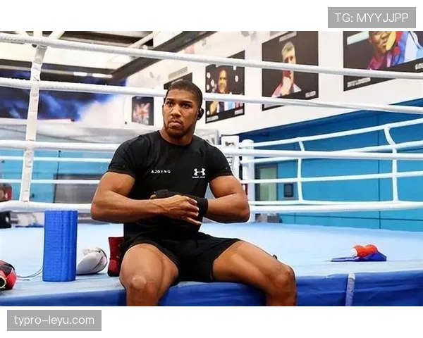 安东尼·约书亚家的狗都吃有机牛排？